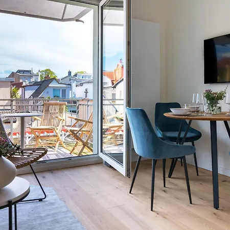 Kapitaenshaus Friedrich Franz - Premium Apartments 200 Meter Vom Strand Und Alten Strom Rostock Room photo