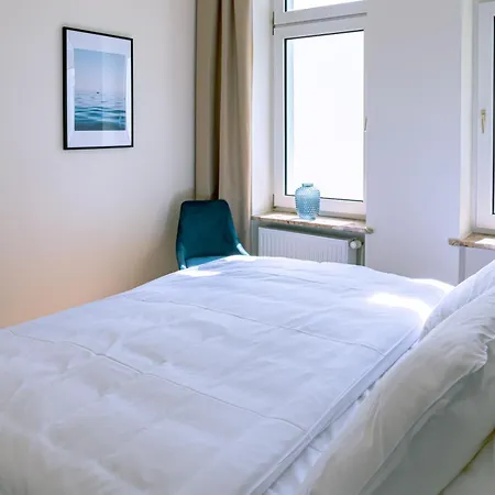 Kapitaenshaus Friedrich Franz - Premium Apartments 200 Meter Vom Strand Und Alten Strom Rostock Room photo