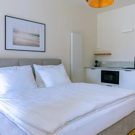 Kapitaenshaus Friedrich Franz - Premium Apartments 200 Meter Vom Strand Und Alten Strom Rostock Room photo